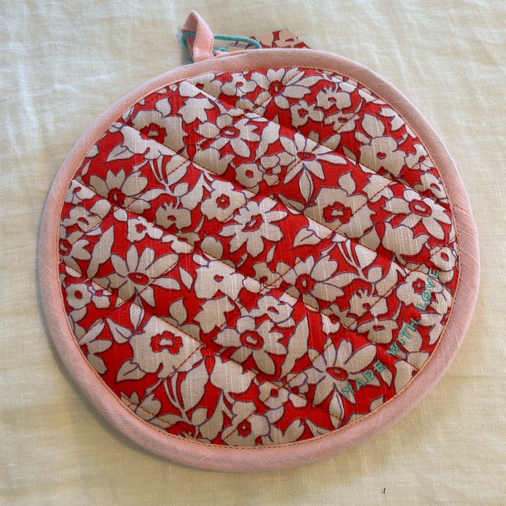 Margot Elena Quilted pot holder NWT